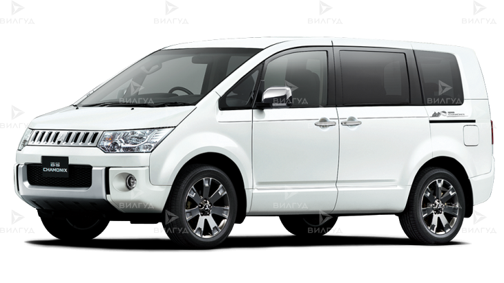 Замена масляного поддона Mitsubishi Delica в Благовещенске