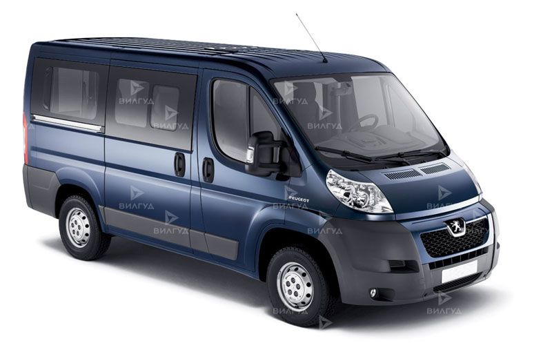 Замена пыльника рулевой тяги (рейки) Peugeot Boxer в Благовещенске
